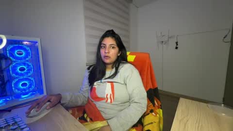 cloe small online show from July 21, 2026, 4:04 am