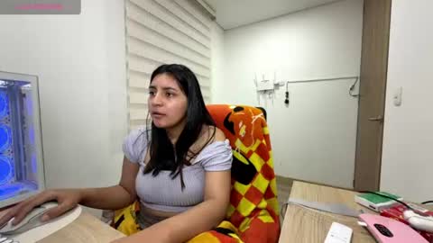 cloe small online show from July 31, 2026, 5:40 am