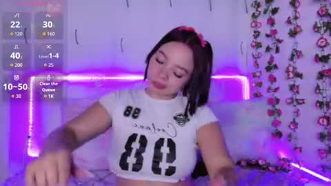 cloe_sweet18 online show from July 18, 2026, 9:46 am