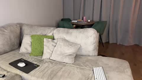CoverM online show from June 19, 2026, 11:14 am