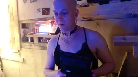 crash_gothic online show from July 24, 2026, 4:54 am