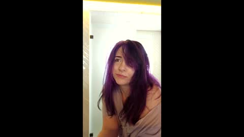 Snapshot of crimsonkitten chatting on May 11, 2026, 5:32 pm Crimson Kitten online show from May 11, 2026, 5:32 pm
