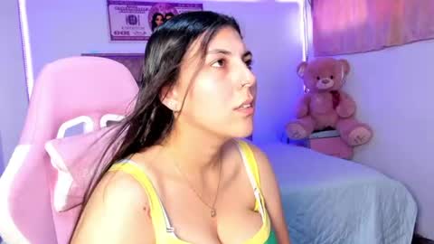 cristal_smith20 online show from July 25, 2026, 8:39 pm
