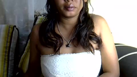 crystalbellax online show from June 16, 2026, 6:38 am