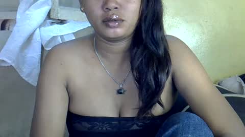 crystalbellax online show from July 1, 2026, 6:37 am