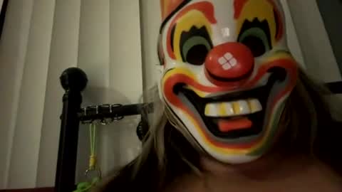 Snapshot of crystalovahhhh chatting on July 19, 2026, 8:51 am crystalovahhhh online show from July 19, 2026, 8:51 am