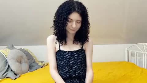 Kira online show from July 4, 2026, 11:44 pm