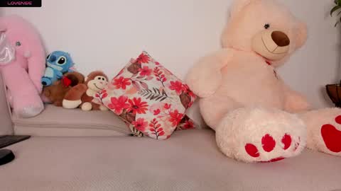 Curly  -  OF- CURLY SWEETT online show from June 3, 2026, 2:33 pm