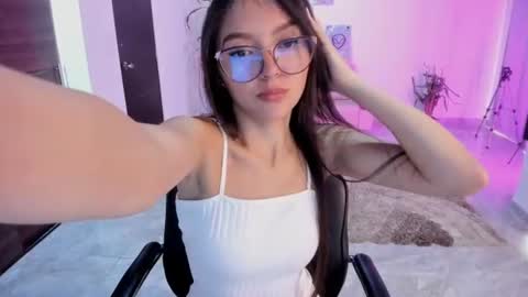 Bella Fox online show from July 17, 2026, 2:34 pm