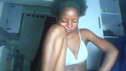 Snapshot of cute_sexy3 chatting on May 27, 2026, 12:07 am SHARON online show from May 27, 2026, 12:07 am