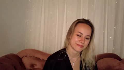 cutie_xoxo_ online show from August 6, 2026, 8:16 am