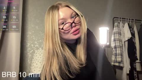 Snapshot of cutiejulie_ chatting on June 3, 2026, 2:33 pm Julie online show from June 3, 2026, 2:33 pm