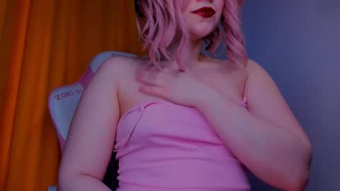 CutieSue online show from May 7, 2026, 5:57 am