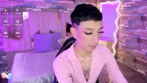 cyrus_tay online show from June 23, 2026, 12:47 pm