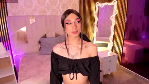 cyrus_tay online show from July 19, 2026, 4:27 am