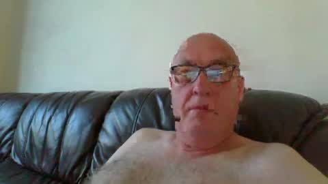 daddyhere4uall8 online show from August 3, 2026, 5:50 am