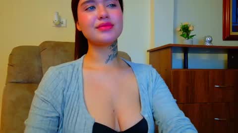 Valen online show from June 13, 2026, 12:08 am