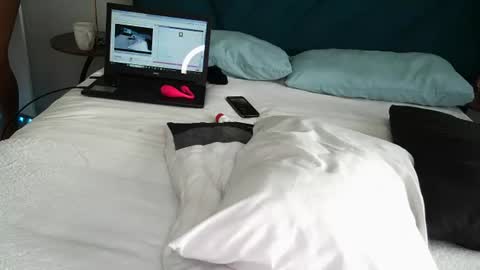 daddyslittleebony online show from July 25, 2026, 9:51 am