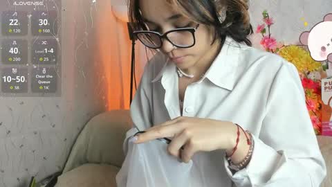 dafnemel online show from May 12, 2026, 7:55 pm