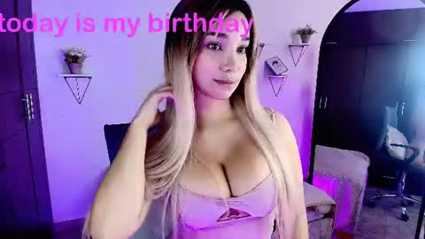dahnia_cruz online show from July 7, 2026, 3:38 pm