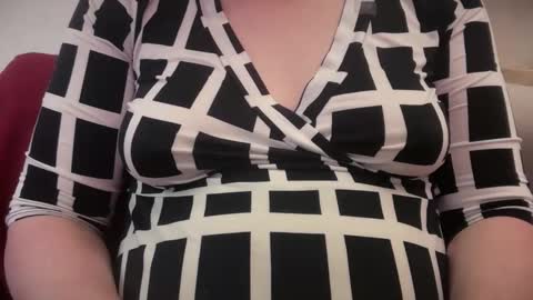Mx Mommy Moo online show from April 25, 2026, 2:14 pm