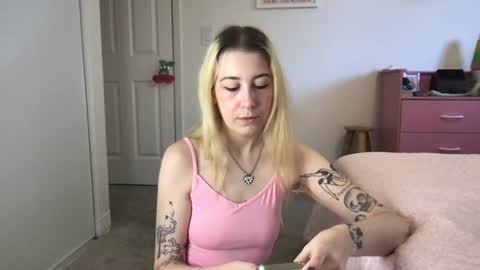 daisymynx online show from July 19, 2026, 6:22 pm
