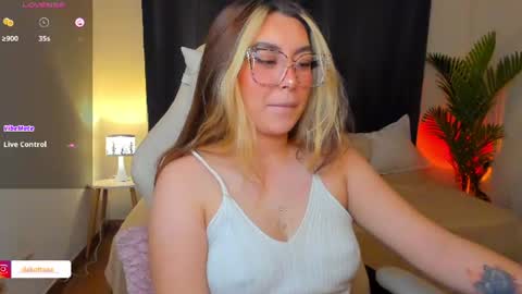 dakottaa__ online show from July 15, 2026, 12:05 am