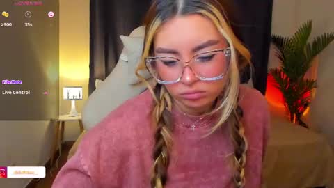 dakottaa__ online show from July 23, 2026, 1:58 am