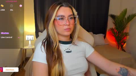 dakottaa__ online show from July 24, 2026, 12:08 am
