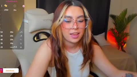 dakottaa__ online show from August 4, 2026, 12:47 am