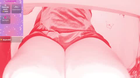 Snapshot of dammmtry chatting on May 7, 2026, 5:02 am Sophie online show from May 7, 2026, 5:02 am
