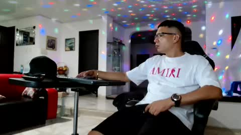 damyan_2003 online show from June 5, 2026, 3:02 am