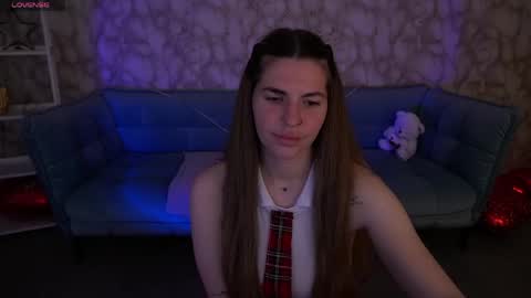 danielareign online show from April 25, 2026, 1:52 pm