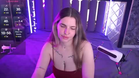 danielareign online show from May 27, 2026, 12:46 pm