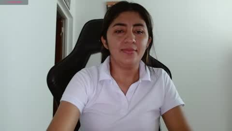 Snapshot of danna_peterson chatting on April 25, 2026, 8:28 pm Danna online show from April 25, 2026, 8:28 pm