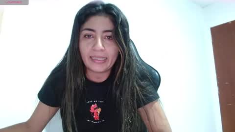 Snapshot of danna_peterson chatting on June 28, 2026, 8:37 pm Danna online show from June 28, 2026, 8:37 pm