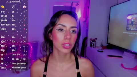 Danna Rhodes online show from July 10, 2026, 12:52 pm