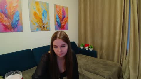 Snapshot of dark_pulse chatting on July 6, 2026, 6:10 pm Evelin online show from July 6, 2026, 6:10 pm