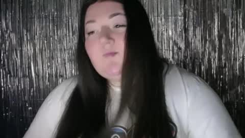 Julia online show from July 9, 2026, 12:31 pm