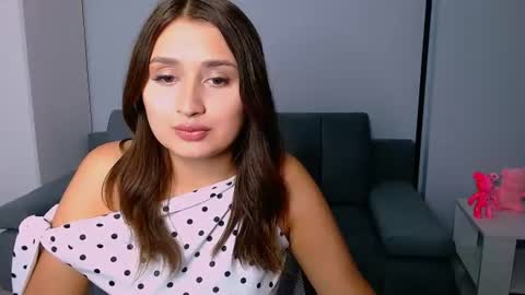 Amelie online show from July 7, 2026, 4:44 pm