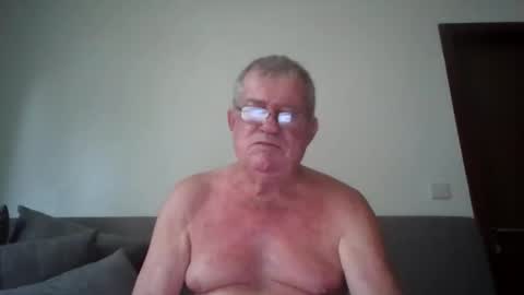 darwincock online show from June 9, 2026, 1:28 am