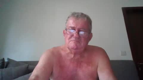 darwincock online show from June 11, 2026, 1:38 am