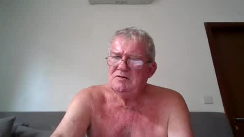 darwincock online show from June 25, 2026, 3:39 am