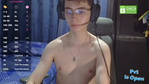 Snapshot of david_colombian chatting on June 4, 2026, 1:33 am ProgrammerBoy online show from June 4, 2026, 1:33 am