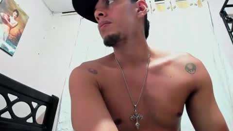Snapshot of david_latin666_ chatting on July 1, 2026, 2:02 am David online show from July 1, 2026, 2:02 am