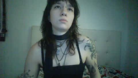 dead_moonxx online show from July 11, 2026, 4:21 pm