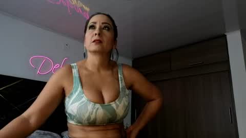 DeboraMom online show from June 20, 2026, 4:10 pm