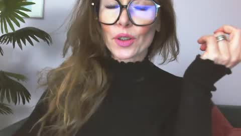 delilah_sweet online show from June 16, 2026, 2:41 pm