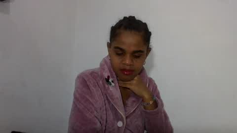 delphine online show from June 17, 2026, 3:46 pm