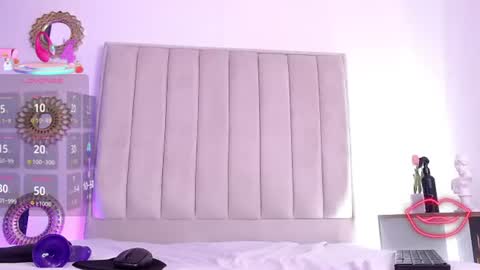 diamond_rose_as online show from July 4, 2026, 7:20 pm